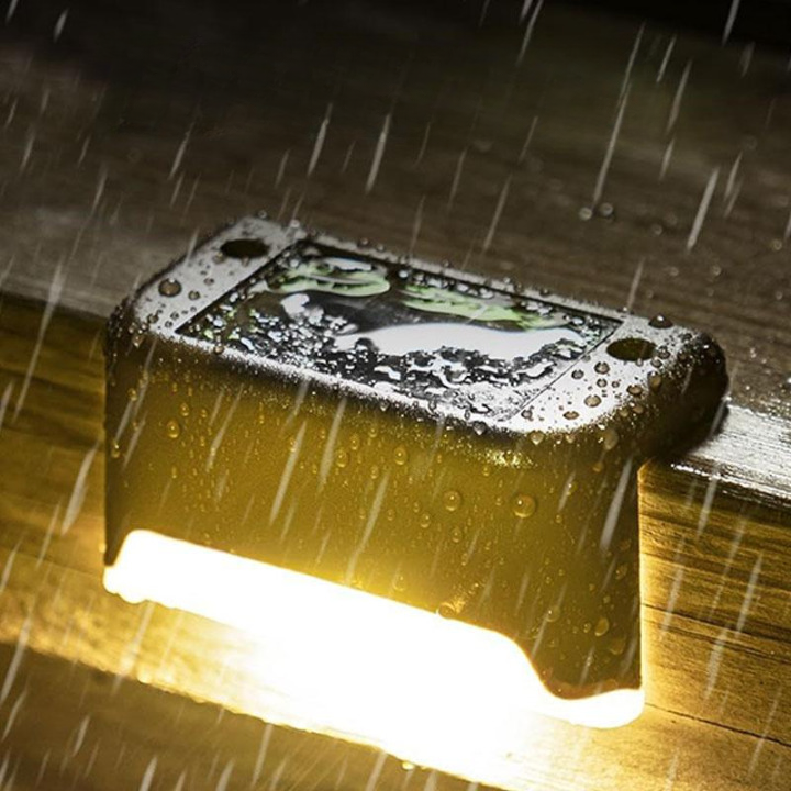 SolarBright™ | Solcellsdriven Utomhuslampa