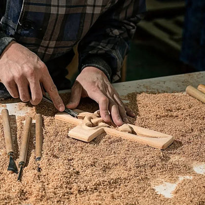 Fyndor™ | Hjärta & Kors – Handgjort träkors med hjärtats symbolik